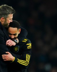 九游官网-记者：卡里克与助教亲密合作，球员对训练课印象深刻并焕发新活力